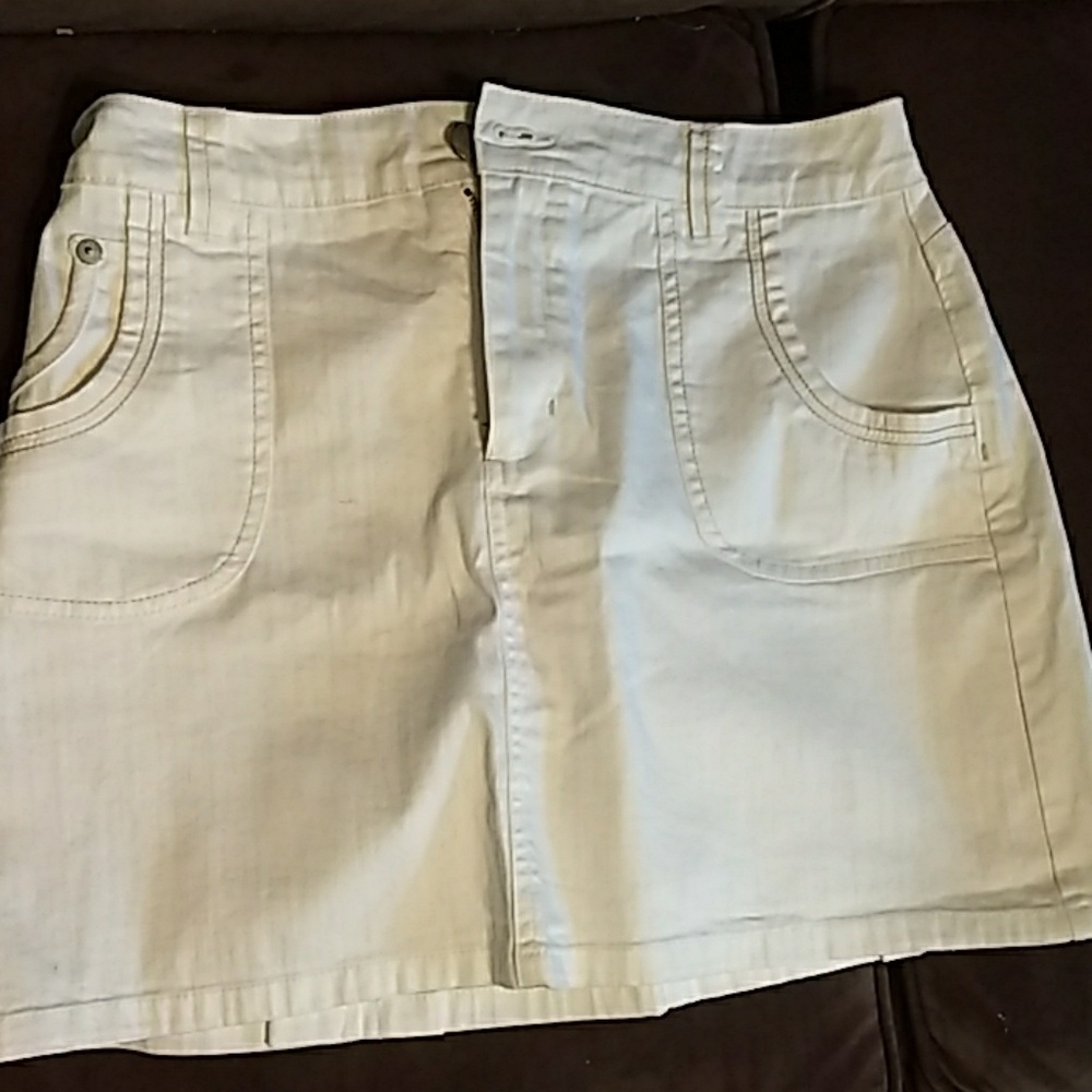 Gloria Vanderbilt Jean Skirt